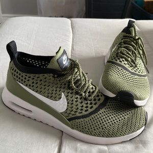 Nike green black and white sneakers